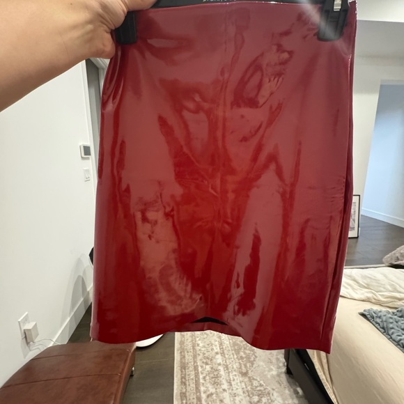Commando Red Patent leather skirt - Picture 3 of 4